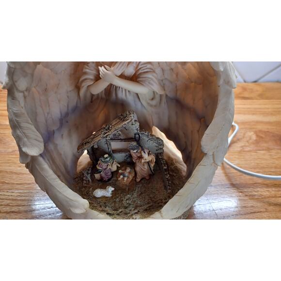 Sculpted Guardian Angel Nativity Manger Electric Nightlight - Picture 7 of 8